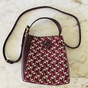 TORY BURCH McGraw Burgundy Leather High Frequency Small Bucket Crossbody Bag